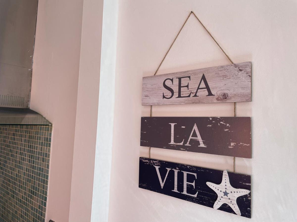Large 5 Bed House In Scarborough Near The Beach, Large Garden & Hot Tub エクステリア 写真